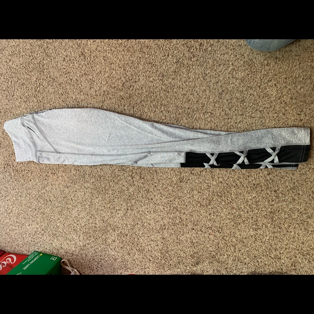 Size small pop fit leggings